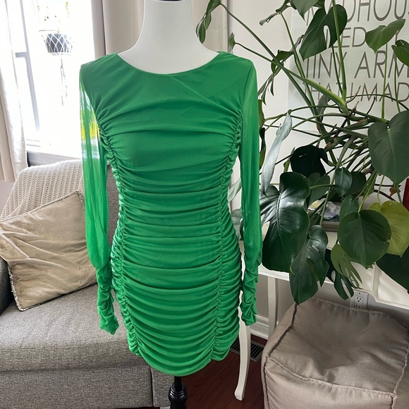 NWT H&M green mini dress! - Picture 1 of 3